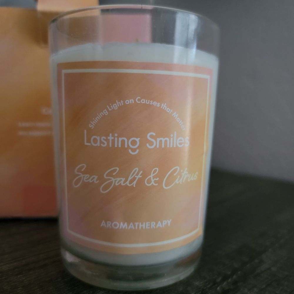 Lasting Smiles Seal salt & Citrus candle brand new